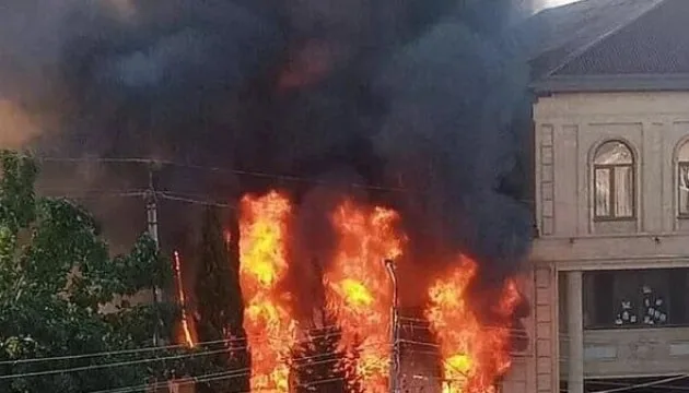 Серія терактів в Дагестані: напади на релігійні об’єкти, поліцію та вбивство священника