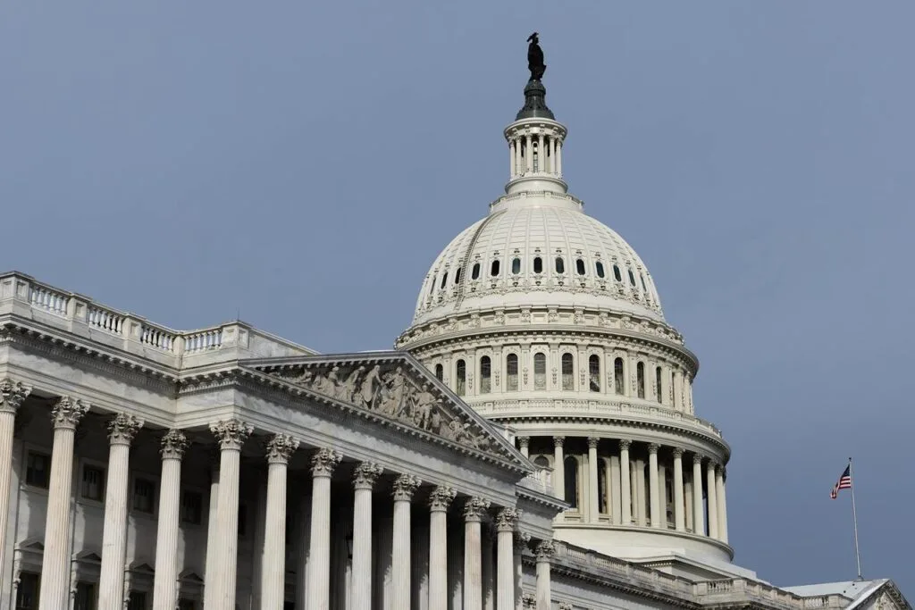 Конгрес США вимагає посилити санкції проти російської нафтосервісної галузі