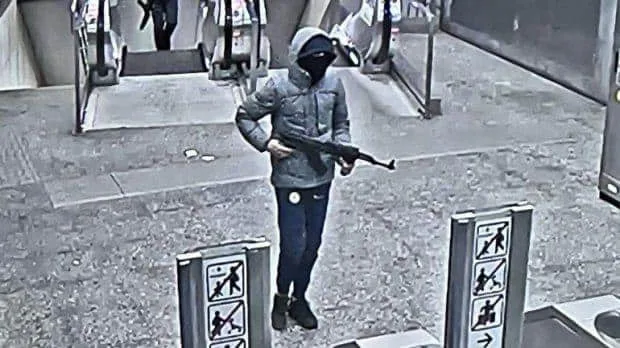 У столиці Бельгії на станції метро невідомі відкрили вогонь