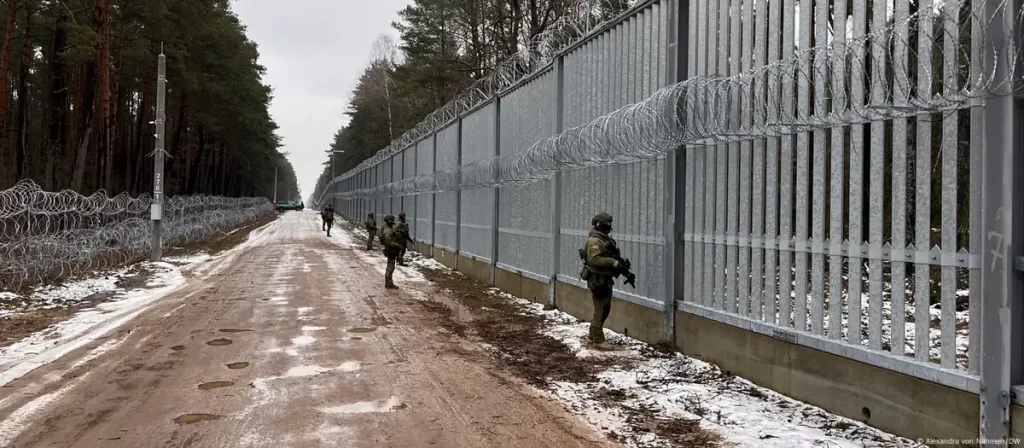 Польща жорстко обмежує право на притулок