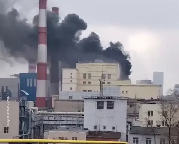 У Москві спалахнула масштабна пожежа на ТЕЦ (Відео)