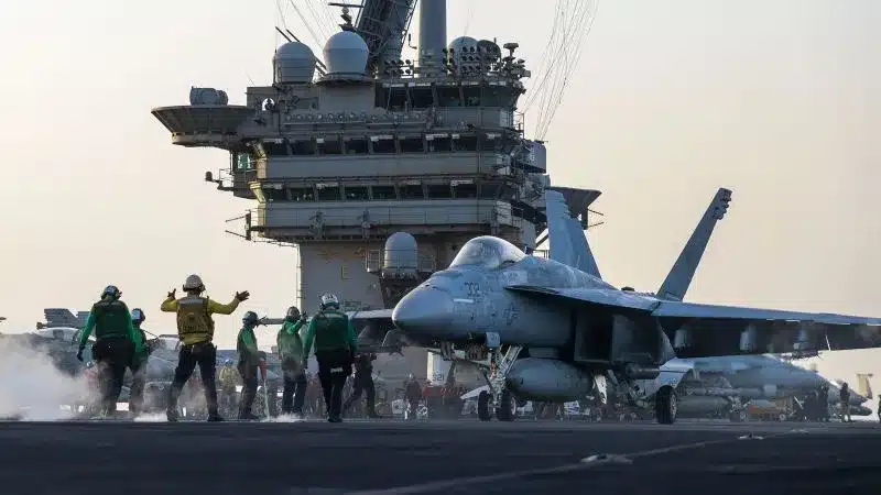 У Червоному морі затонув американський винищувач F-18 після падіння з авіаносця
