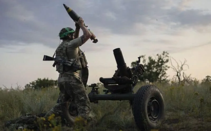 Країни по всьому світу збільшують свої оборонні бюджети