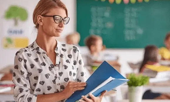 Вчителям планують розраховувати зарплатню по-новому