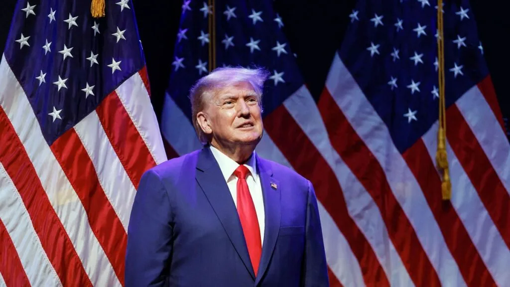 Торгова війна продовжується: Трамп атакує новими тарифами