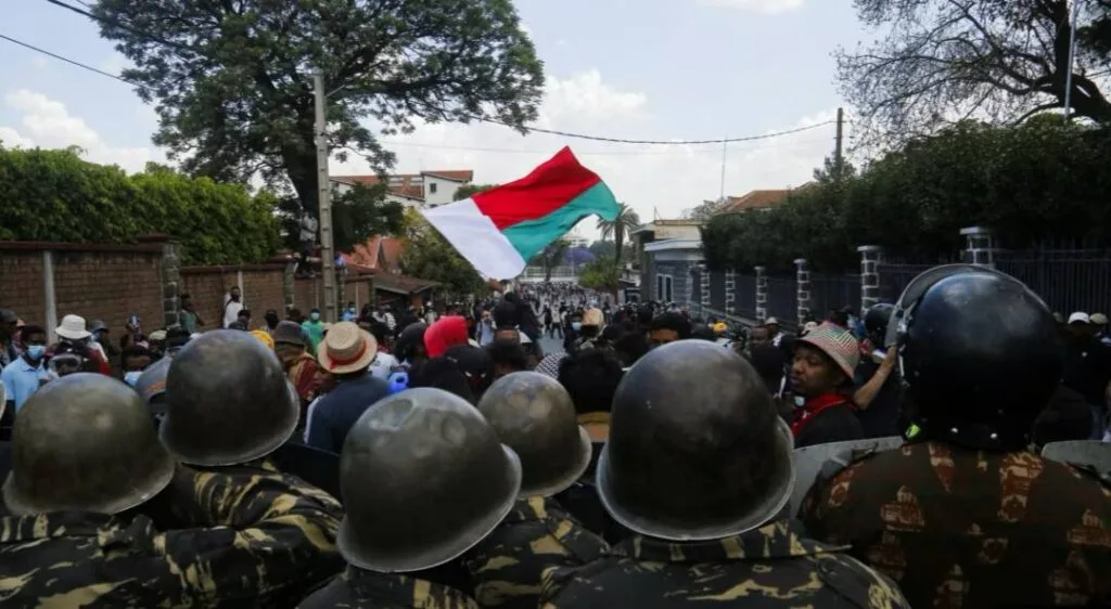 На Мадагаскаре армия пошла против президента