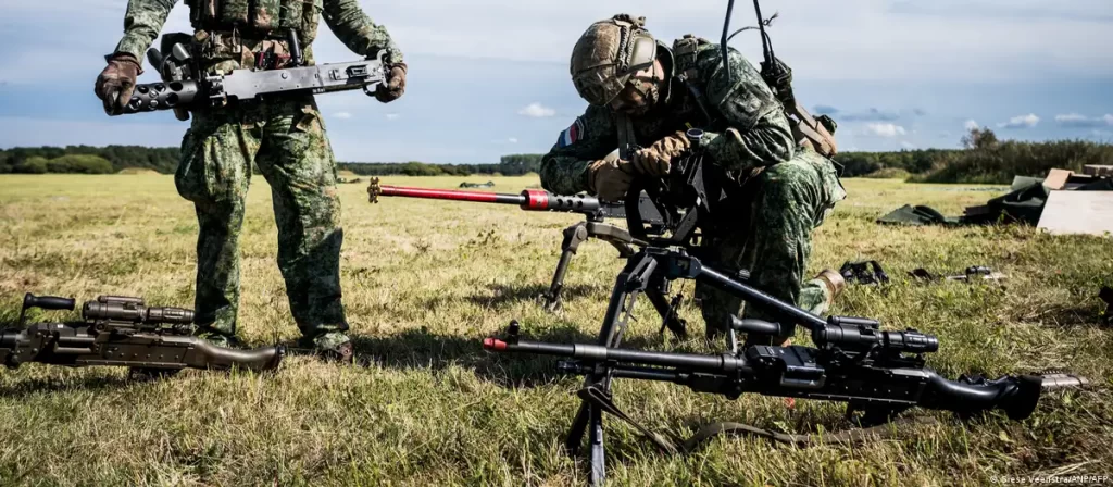 Військові Нідерландів відкрили вогонь по дронах над базою
