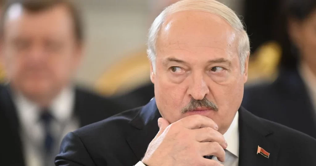 Лукашенко заявив про підготовку до війни