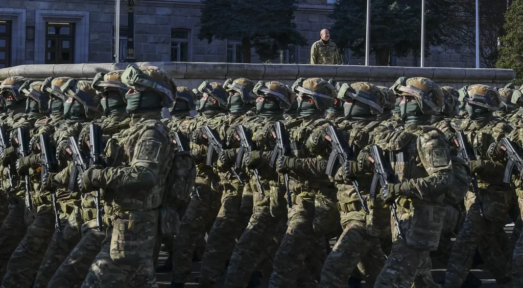 Азербайджан оголосив мобілізацію та висунув війська на бойові позиції
