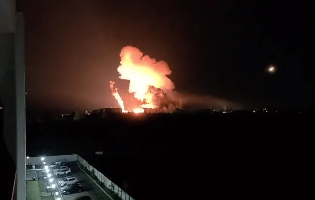 У столиці Румунії Бухаресті на ТЕЦ стався вибух і масштабна пожежа