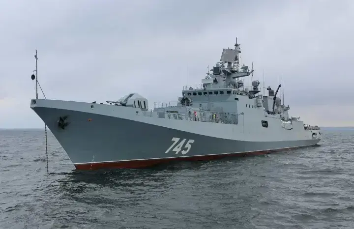 Британський флот місяць стежив за російським фрегатом біля своїх берегів