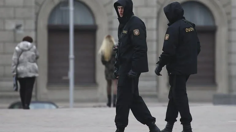 У Білорусі поліція затримала священика прямо під час Служби